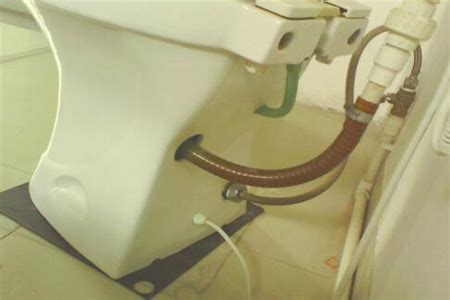 抽水马桶漏水原因检测方法及维修方法