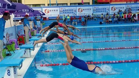 海南首届中学生运动会游泳比赛开赛 12市县180多名中学生参赛_其它赛事_其它赛事_爱动体_专注您身边的体育