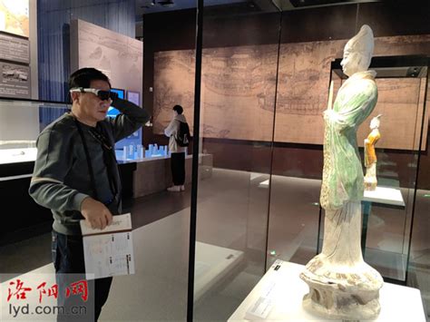 沉浸式新体验！洛阳两家博物馆推出AR智能讲解眼镜导览 - 博物馆之都 - 洛阳市文物局