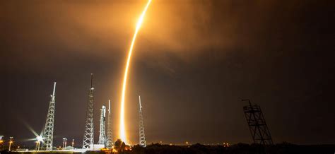 “重型猎鹰”首次商飞成功，SpaceX再进一步_凤凰网