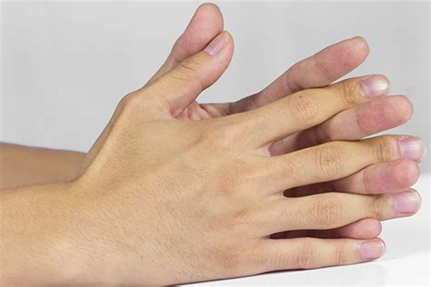 7种手练习法，缓解关节炎疼痛！|中老年人健康之路（33） - 知乎