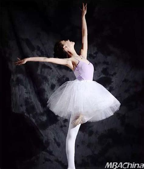 动律芭蕾舞服：简述芭蕾舞蹈服饰的概述及重要性- MBAChina网