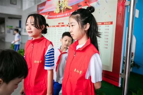 栗璐雅图片