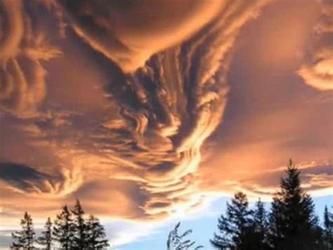 天现异象 世界各地拍到的各种怪异云