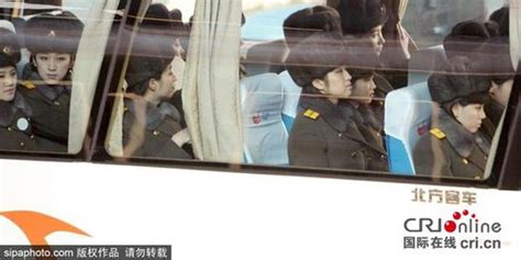 朝鲜牡丹峰乐团成员抵达北京(组图)(含视频)_手机新浪网