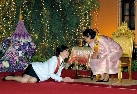 泰国国王携王后现身英王加冕礼，昔日宠妃诗妮娜下落引关注_凤凰网资讯_凤凰网