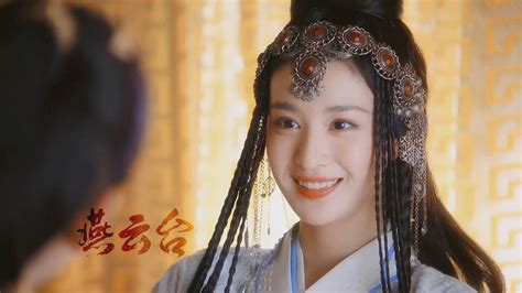王楚然还没大学毕业，就在《清平乐》中饰演了宠妃张妼晗……