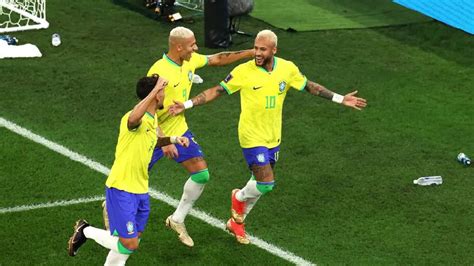 世界杯8个小组最新排名： 法国、巴西和葡萄牙提前晋级淘汰赛_东方体育
