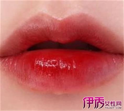 【嘴上长水泡是什么原因】【图】嘴上长水泡是什么原因呢 健康方法呵护你的美唇(2)_伊秀健康|yxlady.com