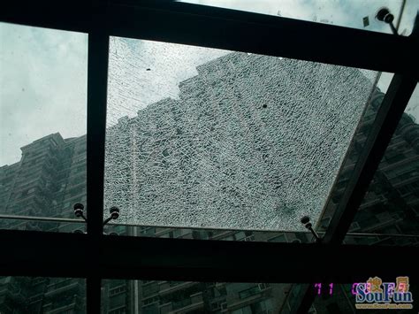 地下车库顶面钢化玻璃碎裂-阳光威尼斯业主论坛- 上海房天下