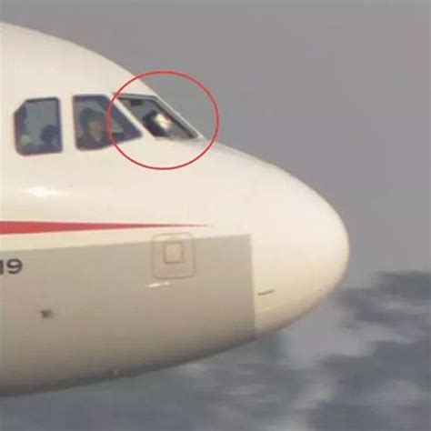美联航一架飞机驾驶舱玻璃破裂，紧急备降成田机场 – 中国民用航空网