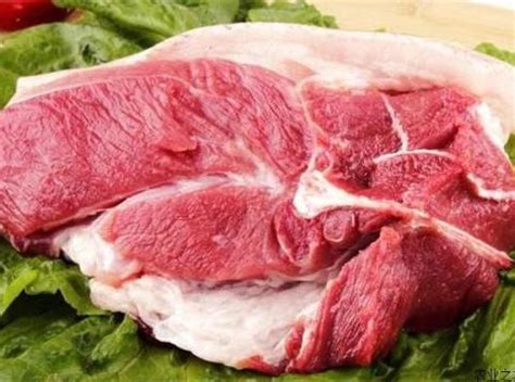 猪肉太贵怎么办？有人说那吃羊肉？你知道羊肉现在多少钱一斤吗|羊肉|猪肉|价格_新浪新闻