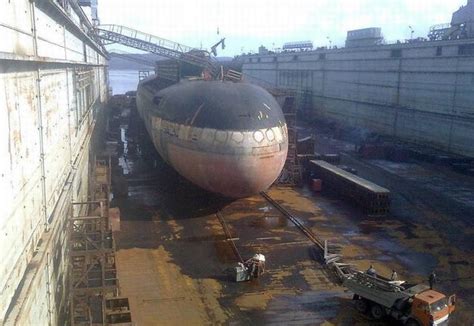 俄罗斯一艘潜艇部分沉没 无人员伤亡和燃料损失