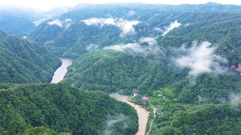 四川盆地四面环山