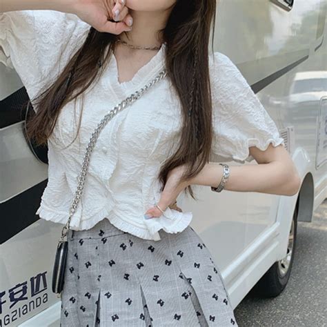 衬衣甜美女生头像