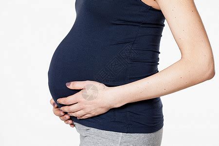 女子怀孕9个月过程高清图片下载-正版图片501470521-摄图网