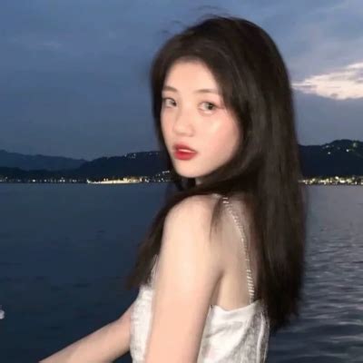 温柔夏天的头像女生