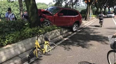 福州市区发生车祸，1死1伤