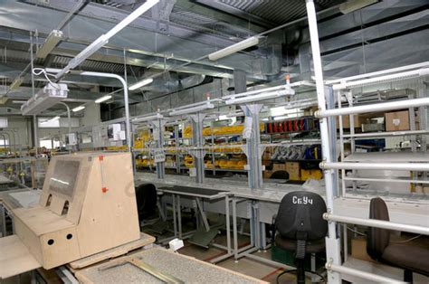 现代室内电子元器件生产零部件仓库及模型新-包图企业站