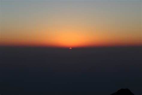 秋分太阳从正东方升起 北京今晨日出壮丽辉煌-图片频道