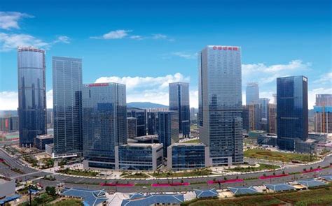 主楼首根立柱吊装到位，中国中铁华东总部基地项目建设迈入快车道