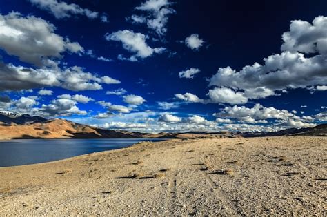 Premium Photo | Lake tso moriri in himalayas ladakh inda