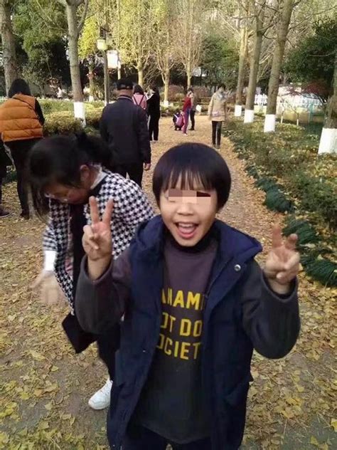 浙江乐清11岁男孩失踪系家属制造虚假警情，其母亲被警方控制|界面新闻 · 中国