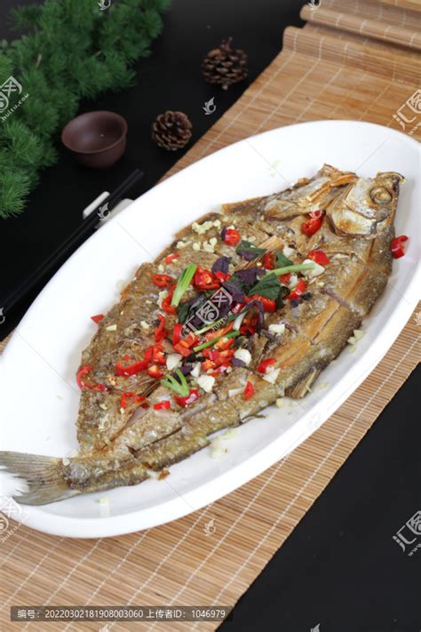 干炸翘嘴鱼,中国菜系,食品餐饮,摄影素材,汇图网www.huitu.com