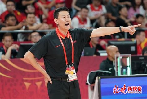 李楠谈中国男篮，被1.8万名球迷齐吼“下课”，排位赛至关重要 | 北晚新视觉