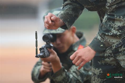 武警第二机动总队某支队侦察分队开展多课目实战化军事训练