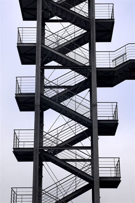 最新钢结构楼梯设计计算要点-北京钢结构工程设计
