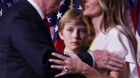 总统一家帅气出行，12岁儿子跟川普一样高 网友：以后怕是要逆天