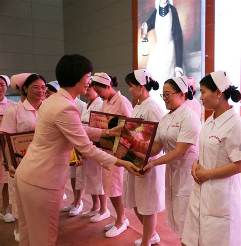 郏县中医院举行纪念第111个护士节表彰大会-医药卫生网-医药卫生报-河南省卫生健康委员会主管