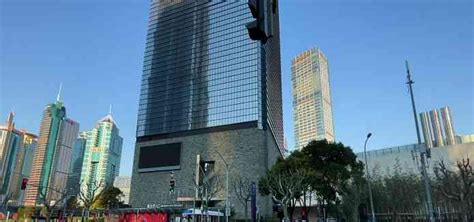 上海最高的建筑是什么（中国第一高楼上海中心大厦，拍夜景相比于白天感觉更震撼） | 说明书网