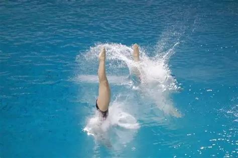 跳水运动员是如何压住水花的 | 冷饭网