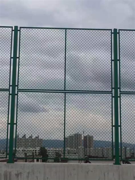 云南昆明小区市政草坪护栏围栏锌钢护栏网塑钢围栏网铁丝网-阿里巴巴