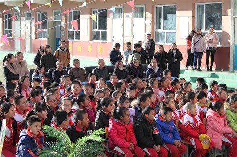人文学院青年志愿者在刀刀板小学举行义务支教10周年纪念活动-内蒙古工业大学