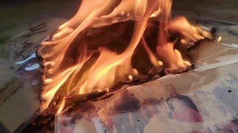 火烧纸张素材-火烧纸张元素图片下载-觅知网