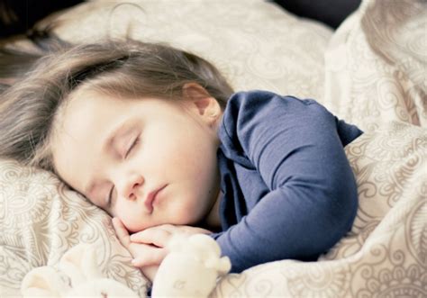 小男孩睡觉做梦png图片免费下载-素材7izWgUUgP-新图网