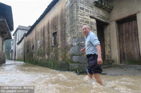 广东一地出现强降雨！村里部分地方积水深一米，多名村民被洪水围困！_曲江区_南华村_韶关市
