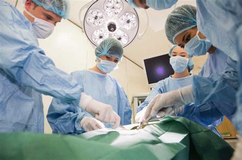 手术图片-在手术室里的医生素材-高清图片-摄影照片-寻图免费打包下载