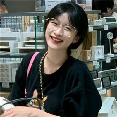 温柔治愈女生头像干净