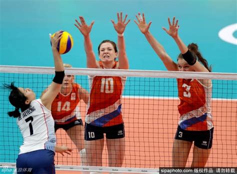 全力备战巴黎奥运会丨女排世锦赛：中国队3比2逆转击败荷兰队收获两连胜