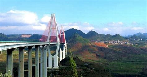 贵州兴义：金州大桥加紧建设-人民图片网