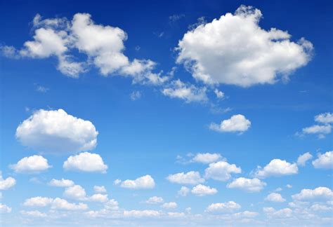 蓝色天空云团图片