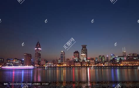 上海浦西大气商务大楼建筑高清图片下载-正版图片500451017-摄图网