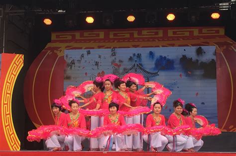 内江市举办老年人广场舞比赛