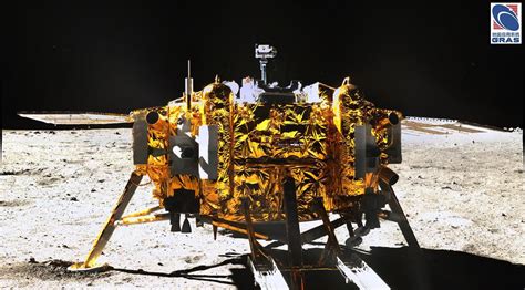 嫦娥四号着陆器地形地貌相机对玉兔二号巡视器成像