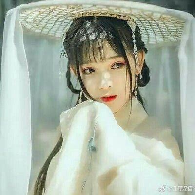 温柔的剑客头像女生