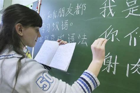 汉语到底有多难学？看看这些外国人的操作，原来我们都是天才